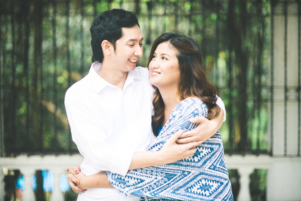 Interaction is the key to having a livelier couple portrait